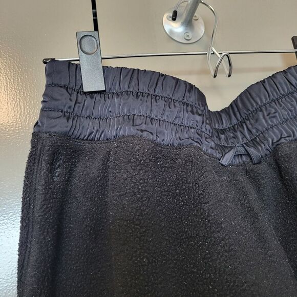 Free People Movement Slouch It Black Sherpa Joggers Size Small - Picture 7 of 8